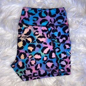 BARBELLS & PIZZA Colorful Leopard Athletic Shorts with Pockets L